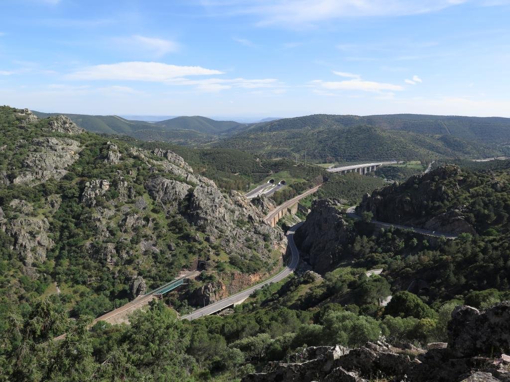 is a natural mountain pass connecting Andalucia with Castilla la Mancha through the Sierra Morena.