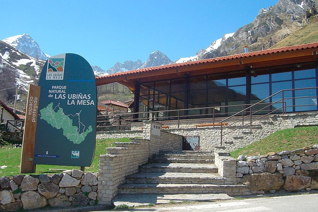 Peña Ubiña - La Mesa natural Park (in Asturian Parque natural de Les Ubiñes-La Mesa) is a natural park located in the central area of ​​the Cantabrian mountain range.