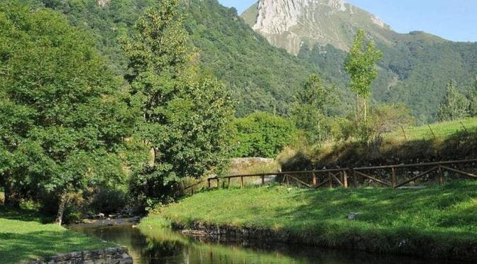 The Somiedo Natural Park is a protected natural space that is located in the central area of ​​the Cantabrian mountain range
