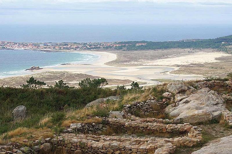 Dunas de Corrubedo y lagunas de Carregal y Vixán Natural Park